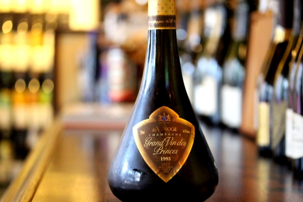 神田６５シャンパン「de VENOGE Champagne “Grand vin des Princes” Brut Millesime 1993」